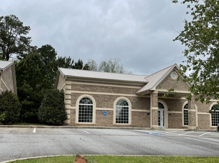 Lakeview Business Center: 40 Spring Lake Drive, Danielsville, GA 30633 (CLOSED, Stratus Property Group)
